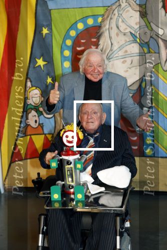 Vlaardingen 13 oktober 2020
Bassie en Adriaan openen in het Vlaardings Museum hun expositie over hun carrierre .
Bas v Toor en Aad v Toor hun vrouwen zijn natullrlijk ook aanwezig.
