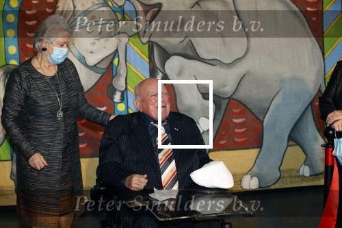 Vlaardingen 13 oktober 2020
Bassie en Adriaan openen in het Vlaardings Museum hun expositie over hun carrierre .
Bas v Toor en Aad v Toor hun vrouwen zijn natullrlijk ook aanwezig.