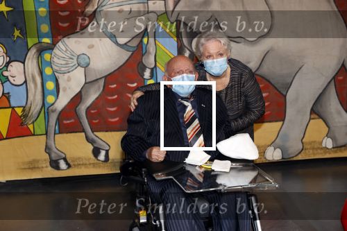 Vlaardingen 13 oktober 2020
Bassie en Adriaan openen in het Vlaardings Museum hun expositie over hun carrierre .
Bas v Toor en Aad v Toor hun vrouwen zijn natullrlijk ook aanwezig.