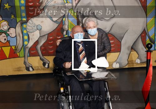 Vlaardingen 13 oktober 2020
Bassie en Adriaan openen in het Vlaardings Museum hun expositie over hun carrierre .
Bas v Toor en Aad v Toor hun vrouwen zijn natullrlijk ook aanwezig.
