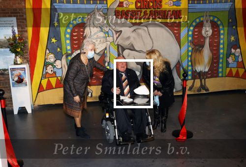 Vlaardingen 13 oktober 2020
Bassie en Adriaan openen in het Vlaardings Museum hun expositie over hun carrierre .
Bas v Toor en Aad v Toor hun vrouwen zijn natullrlijk ook aanwezig.