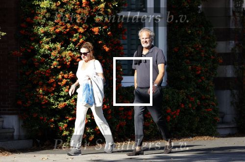 Amsterdam 20 september 2020
Bert Kuizenga en zijn vrouw Astrid wandelend op straat in Amsterdam zuid