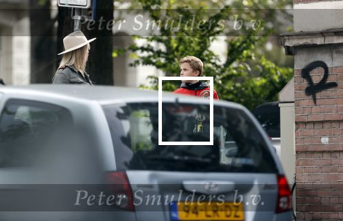 Amsterdam 30 september 2020
Bridget Maasland arriveert met haar zoon Mees  bij haar huis