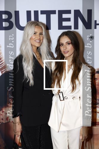 Utrecht 28 september 2020
Premiere buiten is het beter tijdens het nederlands film festival.
Cassidy Roeks met een vriendin
