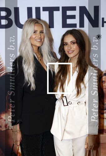 Utrecht 28 september 2020
Premiere buiten is het beter tijdens het nederlands film festival.
Cassidy Roeks met een vriendin