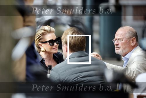 Amsterdam 23 september 2020
Connie Witteman met haar ex vriend Frans v Maarschalkerwaart op terras op de cornelis schuytstraat