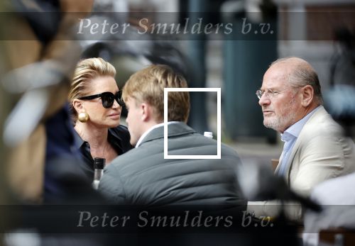 Amsterdam 23 september 2020
Connie Witteman met haar ex vriend Frans v Maarschalkerwaart op terras op de cornelis schuytstraat
