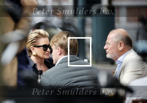Amsterdam 23 september 2020
Connie Witteman met haar ex vriend Frans v Maarschalkerwaart op terras op de cornelis schuytstraat