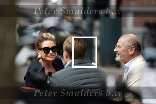 Amsterdam 23 september 2020
Connie Witteman met haar ex vriend Frans v Maarschalkerwaart op terras op de cornelis schuytstraat