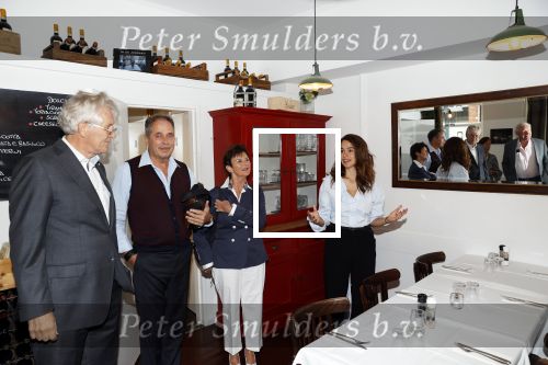 Amsterdam 27 september 2020
Expositie Davide Heijmans . De expositie heet 24/24 San remo en  hangt bij restaurant La Trattoria Di Donna Sofia in de Jordaan.