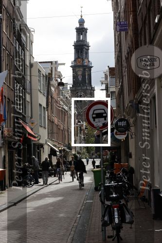 Amsterdam 27 september 2020
Expositie Davide Heijmans . De expositie heet 24/24 San remo en  hangt bij restaurant La Trattoria Di Donna Sofia in de Jordaan. de Westertoren