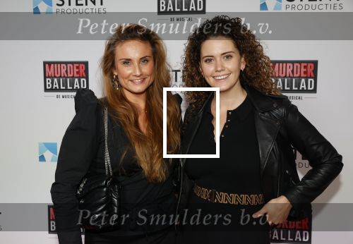Gouda 12 oktober 2020
Premiere Murder Ballad in schouwburg Gouda. Emma Deckers kwam met een vriendn