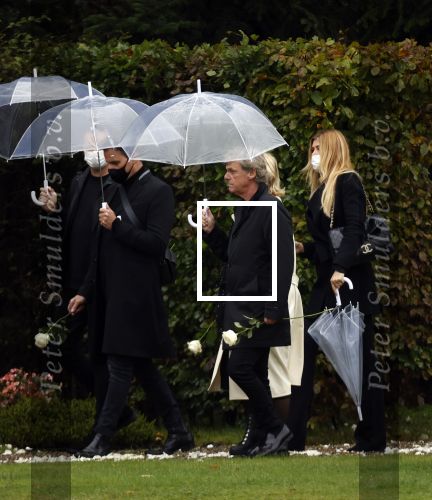 Naarden 8 oktober 2020
Begrafenis Jan des Bouvrie  op algemene begraafplaats Nieuw Valkeveen.
Estelle Cruijff