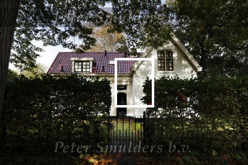 Velzen zuid 10 oktober 2020
Floortje Dessing heeft op landgoed Waterland een nieuw huis gekocht