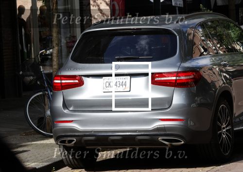 Amsterdam 24 september 2020
Frank de Boer doet boodschappen in Amsterdam zuid. Hij rijdt nog in een mercedes met een USA kenteken