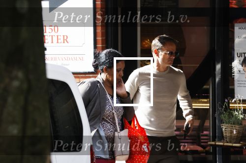 Amsterdam 24 september 2020
Frank de Boer doet boodschappen in Amsterdam zuid. Hij rijdt nog in een mercedes met een USA kenteken