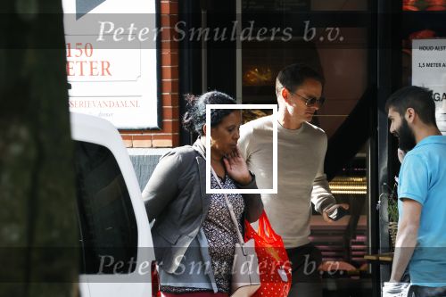 Amsterdam 24 september 2020
Frank de Boer doet boodschappen in Amsterdam zuid. Hij rijdt nog in een mercedes met een USA kenteken