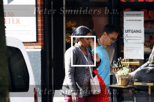 Amsterdam 24 september 2020
Frank de Boer doet boodschappen in Amsterdam zuid. Hij rijdt nog in een mercedes met een USA kenteken