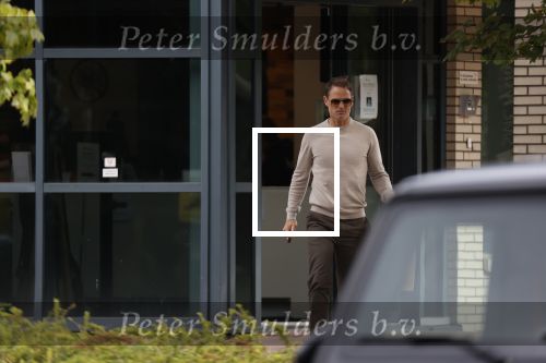 Amsterdam 24 september 2020
Frank de Boer doet boodschappen in Amsterdam zuid. Hij rijdt nog in een mercedes met een USA kenteken