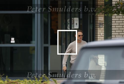 Amsterdam 24 september 2020
Frank de Boer doet boodschappen in Amsterdam zuid. Hij rijdt nog in een mercedes met een USA kenteken