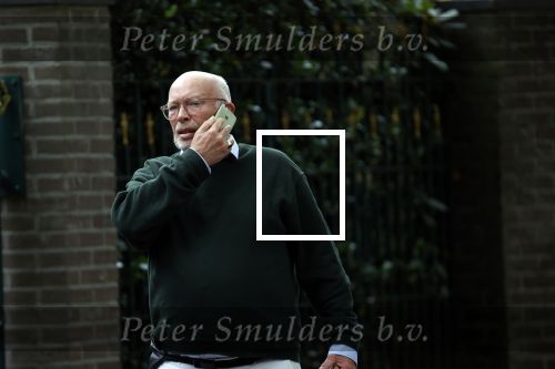 Amsterdam 23 september 2020
Frans Mulder bellend op straat in Amsterdam zuid