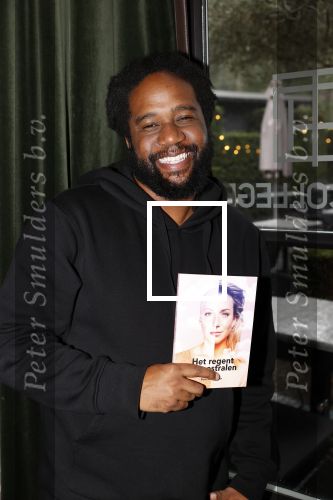 Amsterdam 25 mei 2020
Boekpresentatie Fien Vermeulen in het college Hotel. Glenn faria kwam met zijn vriendin