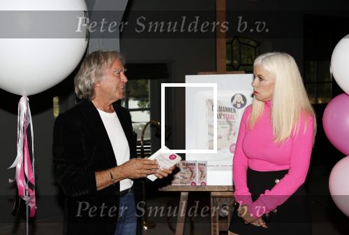 Naarden 28 september 2020
Boekpresentatie Lisa Staal in het huis van Judith Wiersema. Govert de Roos