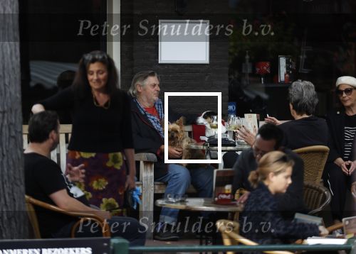 Amsterdam 29 september 2020
Hans v d Togt met vriendinnen en hondjes op terras
