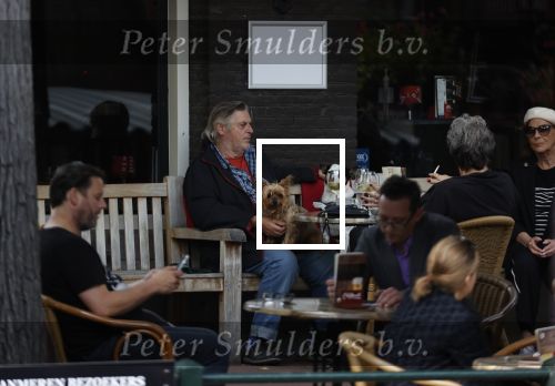 Amsterdam 29 september 2020
Hans v d Togt met vriendinnen en hondjes op terras