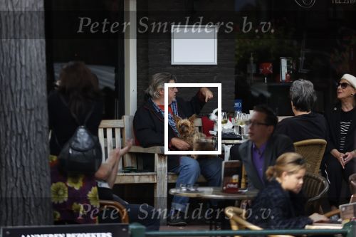 Amsterdam 29 september 2020
Hans v d Togt met vriendinnen en hondjes op terras