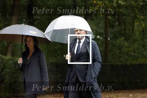 Naarden 8 oktober 2020
Begrafenis Jan des Bouvrie  op algemene begraafplaats Nieuw Valkeveen.
Herman Heinsbroek met vriendin