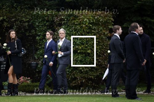 Naarden 8 oktober 2020
Begrafenis Jan des Bouvrie  op algemene begraafplaats Nieuw Valkeveen.
Sterrenmakelaar Jacques Walch