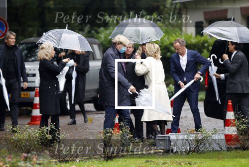 Naarden 8 oktober 2020
Begrafenis Jan des Bouvrie  op algemene begraafplaats Nieuw Valkeveen.
Jan Wieger v d Linden met vrouw