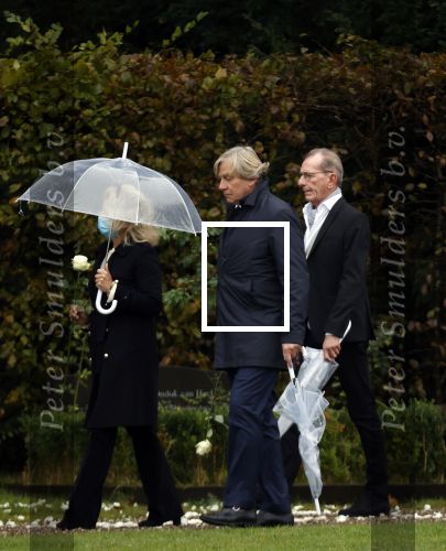 Naarden 8 oktober 2020
Begrafenis Jan des Bouvrie  op algemene begraafplaats Nieuw Valkeveen.
Jan Wieger v d Linden met vrouw