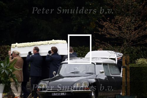 Naarden 8 oktober 2020
Begrafenis Jan des Bouvrie  op algemene begraafplaats Nieuw Valkeveen.
o a Zoons Jan Jr Jean Marc Marc Schroder en Bob Wisse droegen de kist