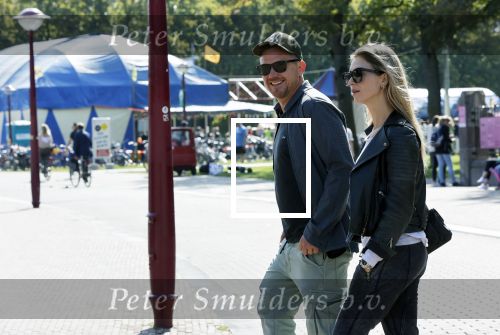 Amsterdam 19 september 2020
Johnny de Mol met zijn vrouw Anouk op het museumplein