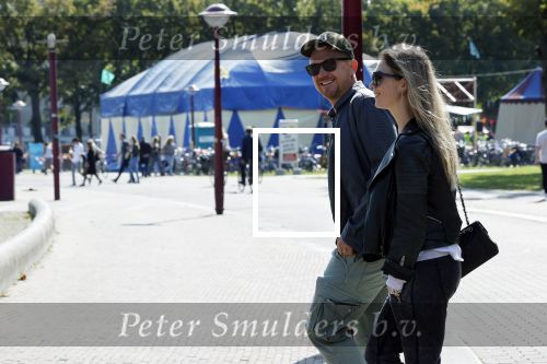 Amsterdam 19 september 2020
Johnny de Mol met zijn vrouw Anouk op het museumplein