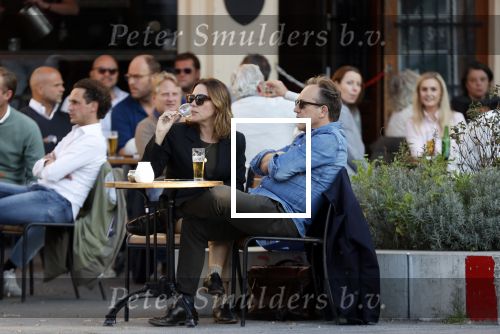 Amsterdam 19 september 2020
Joost Nijsen en Maaike Pereboom in Amsterdam zuid op terras