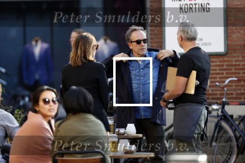 Amsterdam 19 september 2020
Joost Nijsen en Maaike Pereboom in Amsterdam zuid op terras