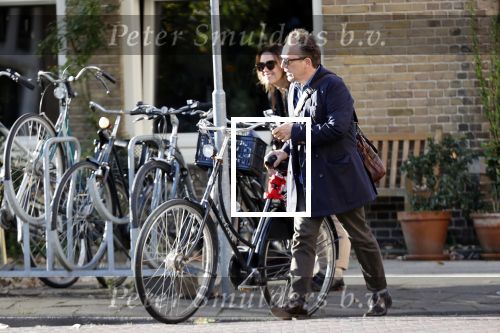 Amsterdam 19 september 2020
Joost Nijsen en Maaike Pereboom in Amsterdam zuid op terras