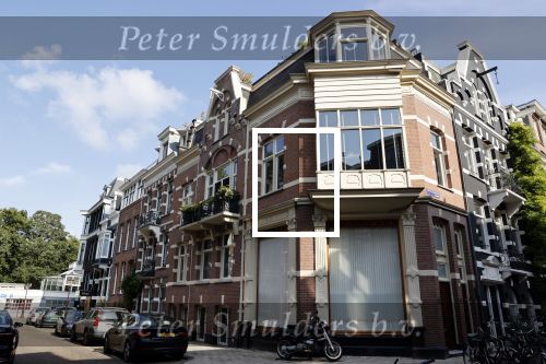 Amsterdam 28 september 2020
Leco v Zadelhoff is de laatste jaren meerdere keren verhuisd binnen Amsterdam.
v Eeghenstraat