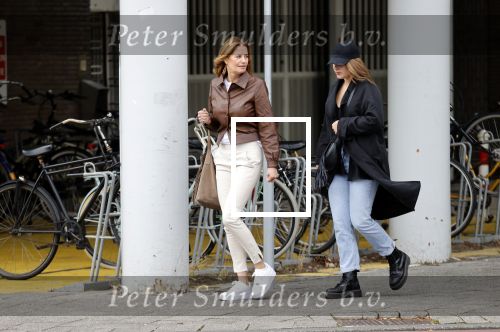 Amsterdam 27 september 2020
Mariska Hulscher met dochter in Amsterdam