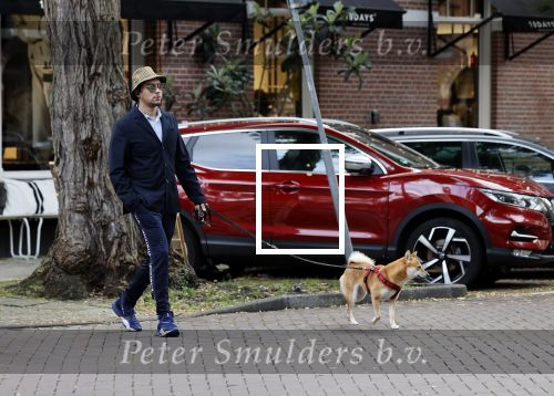 Amsterdam 7 oktober 2020
Mark Baanders met zijn hond in Amsterdam zuid. (Powned verslaggever)
