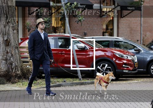 Amsterdam 7 oktober 2020
Mark Baanders met zijn hond in Amsterdam zuid. (Powned verslaggever)