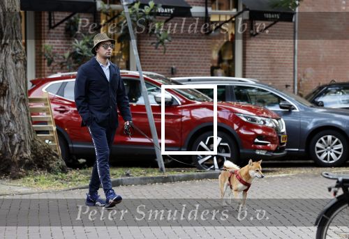 Amsterdam 7 oktober 2020
Mark Baanders met zijn hond in Amsterdam zuid. (Powned verslaggever)