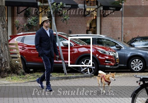 Amsterdam 7 oktober 2020
Mark Baanders met zijn hond in Amsterdam zuid. (Powned verslaggever)