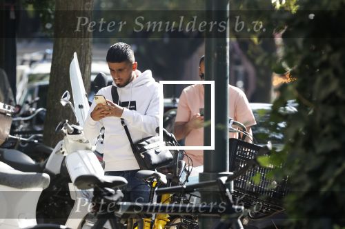 Amsterdam 22 september 2020
Naci Unuvar en zijn manager Mo Salem op de cornelis schuytstraat