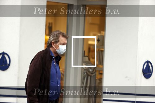 Amsterdam 30 september 2020
Robert ten Brink doet boodschappen met een mondkapje.