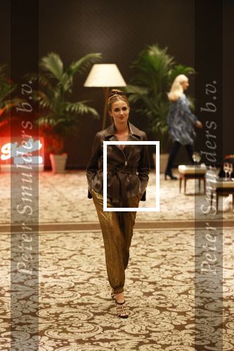 Amsterdam 11 september 2020
Modeshow (coronaproof) van Sheila de Vries in het Hilton Hotel. De dochter van Irene Moors , Rosalie Kroon