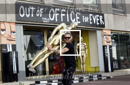 Amsterdam 19 september 2020
Selwyn Senatori bij zijn nieuwe atelier op de pc hooftstraat